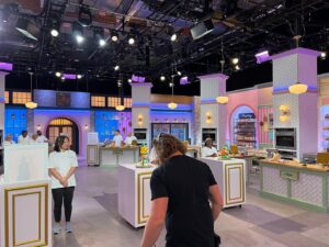 Jacques Torres Instagram - In episode 2 your favorite bakers improved their skills and were tasked to create a fruit filled cake! 🍓🍋🍰 They put in their best effort to create a fruity masterpiece. 🤭🤩 Stream @nailedit now on @netflix to see which baker mastered this challenge!