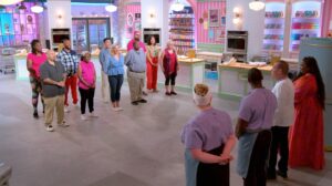 Jacques Torres Instagram - Who has binged the newest season of @nailedit ?? 🎂🫠 Watch “The Big Nailed It! Baking Challenge” on @netflix and tell me who your favorite bakers are! 👨‍🍳 🍰