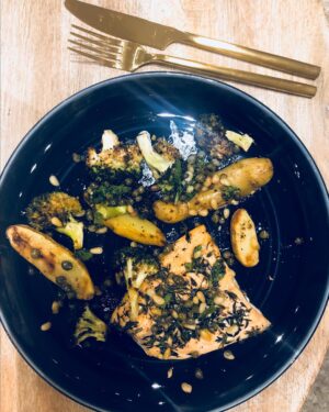 Jade Eshete Instagram - For all my #foodlovers out there, I made a thyme roasted salmon with fingerling potatoes, broccoli and a caper vinaigrette on this cold winter evening. I’m so proud cuz the salmon was NOT dry at all. How do you guys ensure that every time tho...cuz I think that was just a fluke 🤔
-
-
I like food. A. Lot. #feelingmyself #imadethis #soyummy #foodporn