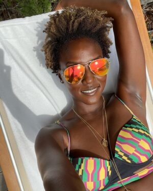 Jade Eshete Instagram - That time I went to #ibiza with my girls, then globetrotted to #turksandcaicos …and with yet another trip around the 🌞 what u got for me 2024!!! Betta bring that🔥

#hbd #capricornseason #capricorn #chocolate #melanin #sun #skin #girlstrip #travel #leisure