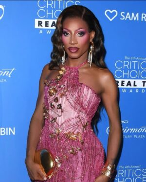 Jaida Essence Hall Instagram - It’s officially official! We’re Here is the Critics Choice Real TV winner of Best Structured Series! Thank you @criticschoice and @ccrealtv watching, recognizing the importance of these stories as well as @werehere, and for this incredible honor! Could not have been happier with the work that I poured into this show last summer. And it’s feels amazing to be honored with the my fellow hosts @latriceroyale, @thequeenpriyanka, @sashavelour and We’re Here creators @johnnieinstagram and @thestevewarren! This is also for the incredible people you don’t always see that make this show happen including director @peter_lo_g and every single person who spent time with us in Tennessee and Oklahoma ♥️ As always I want to dedicate this moment to my drag daughters @maleeka_maupin and @bradfordloomis and every single person who has opened THEIR world up on We’re Here so that we might all get a better understanding of our own and how we can make this world a better place for everyone! ♥️♥️♥️

Styling: @jwujek 
Dress: @dianamputri 
Jewelry: @thearchshow 
Hair: @omgeewigs 
Makeup: By me 😍 As always! ♥️