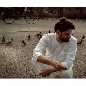 Jaideep Ahlawat Instagram - 🟠⚫️ 1/9
letters from a friend 

@jaideepahlawat #sartorial #photo #stories #mumbai #india