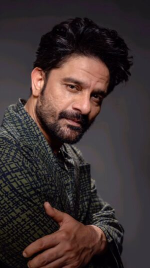 Jaideep Ahlawat Instagram - What do you think !!!?? 

I am ready for my rom-com roles … don’t you think? 😅😅😜😜

#Throwback