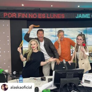 Jaime Cantizano Instagram - Posted @withregram • @alaskaoficial Hoy despedimos @porfinnoeslunes en @ondacero después de seis años de programa. Pero no es un adiós, es un hasta luego, regresamos en septiembre con otro programa en la misma emisora y con el mismo equipo que ocupará las tardes radiofónicas de lunes a viernes. @jaimecantizano gracias por contar conmigo. 🩷 @isabellobo_ esta última temporada con @borisizaguirre ha sido lo máximo. Gracias a todos en equipo por hacerlo tan fácil, Gemma, Eva, Noelia, Diego, Carlota… NOS VEMOS EN SEPTIEMBRE 🩷