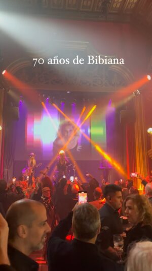 Jaime Cantizano Instagram - Los 70 años de una persona a la que admiro, respeto y quiero @thedevilisawoman La radio me dio la oportunidad de tenerte y conocerte.  Menudo regalo. FELIZ CUMPLEAÑOS guapa.