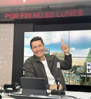 Jaime Cantizano Instagram - Hoy apagamos el luminoso @porfinnoeslunes @ondacero GRACIAS por estos fines de semana de radio.