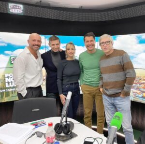 Jaime Cantizano Instagram - #DavidTrueba y @elverdaguer recuperan la figura de #Eugenio en “Saben aquell” @porfinnoeslunes @delossantosleal @rebecamarinfraile @pablopombo @ondacero #radio #findesemana
