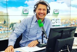 Jaime Cantizano Instagram - Más entretenimiento en los fines de semana de @ondacero con @porfinnoeslunes #radio