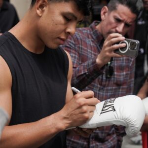Jaime Munguia Instagram - Media Workout. 💪🏽
¡Nos vemos en Las Vegas! 🥊
#teammunguia