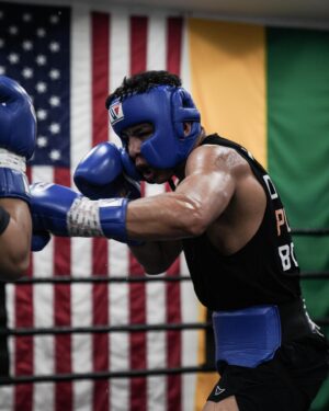 Jaime Munguia Instagram - Y que suene, ¡puro Team Munguía! 🔥
Todo sacrificio, valdrá la pena. 
.
.
.
.
.
.
📸: @angelrm04 
.
.
#teammunguia #munguiacanelo #may4th #fightnight