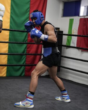 Jaime Munguia Instagram - Y que suene, ¡puro Team Munguía! 🔥
Todo sacrificio, valdrá la pena. 
.
.
.
.
.
.
📸: @angelrm04 
.
.
#teammunguia #munguiacanelo #may4th #fightnight