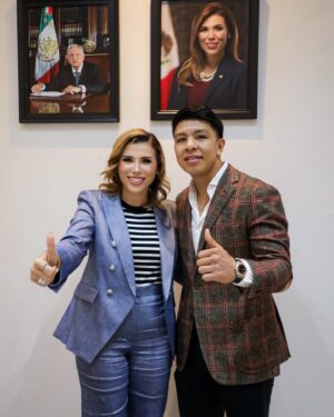 Jaime Munguia Instagram - Jaime Munguía es un guerrero arriba del ring y abajo es una excelente persona que se ha ganado el corazón de  los bajacalifornianos, convirtiéndose muy joven en un ejemplo para todos los amantes del boxeo.🥊

Tu futuro es prometedor y nos ilusiona saber que para ti, Jaime, LO MEJOR ESTÁ POR VENIR!!🇲🇽