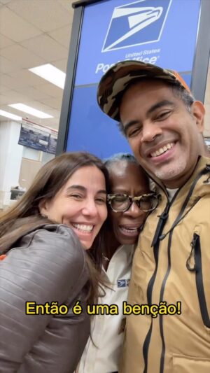 Jair Oliveira Instagram - Amem, amem… amém!
Neste 12/06, dia dos namorados (e que eu gosto também de apelidar como dia do amor), gostaria de #repostar este vídeo sobre um lindo encontro com um “anjo” que nos aconteceu no ano passado em uma agência dos correios em nyc, mas que até hoje nos faz refletir sobre a importância do esforço cotidiano em espalhar carinho, gentileza e amor nas situações corriqueiras de nossa jornada! O amor transforma, cura, surpreende, une, fortalece, ilumina, glorifica e nos aproxima uns dos outros e do Divino.  Nem sempre é fácil demonstrá-lo, mas sempre podemos exercitar nossos corações e mentes para espalhar o máximo de amor que vier de dentro para fora.  Aí, mais amor aparece de fora pra dentro também!

Amem, amem… amém!
##felizdiadosnamorados @taniakhalill @marshmelodymusic (www.marshmelody.com)