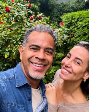 Jair Oliveira Instagram - Valeu, 🇩🇪!! 🙏🏾🙏🏾🙏🏾 
Foram 7 dias de um baita @programaodecasal repleto de cumplicidade, amor, parceria, novas experiências, encontros com amigos queridos e belíssimas paisagens cheias de História e significados.  Obrigado #frankfurt, #cologne, #düsseldorf, #rolf e @gueia ! Até breve!!
A saudade das pequenas também foi grande, mas é sempre bom passear em casal de vez em quando! Obrigado vovó @clorodrigues18 por cuidar tão bem de nossa família e nos permitir momentos assim! 
#amor #casal #miniferias #alemanha #euro2024 @programaodecasal @grandespequeninos