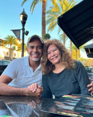 Jair Oliveira Instagram - Amar… a mãe… amém!

Te amo sempre! 
@clorodrigues18 

Feliz #diadasmaes