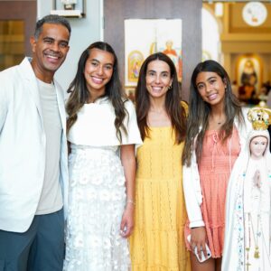 Jair Oliveira Instagram - Um final de semana abençoado com muita saúde e sorrisos a todos! 🙏🏾🙏🏾🙏🏾🙏🏾❤️❤️❤️❤️

@grandespequeninos @taniakhalill @programaodecasal #familia #amor #fé #uniao #empatia