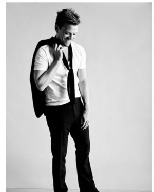 Jake Abel Instagram - @mikegonzalezstudio. ⚫️🔶🔺🔳 🔲 🔵