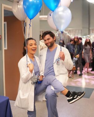 Jake Borelli Instagram - Don’t miss GAYs-Anatomy’s all new TWO hour episode tonight on @abcnetwork 😉😚🏳️‍🌈