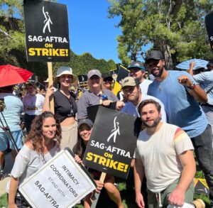 Jake Borelli Instagram - Solidarity with the family #SAGAFTRA #Strike #WGA