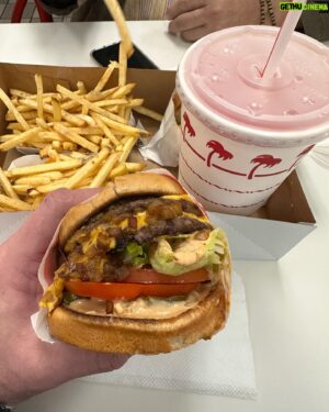 Jake Busey Instagram - Saturday night dinner after the #pigkiller screening. Always great. #thetempleofallgoodthingstoeat. Haha. #in-n-out