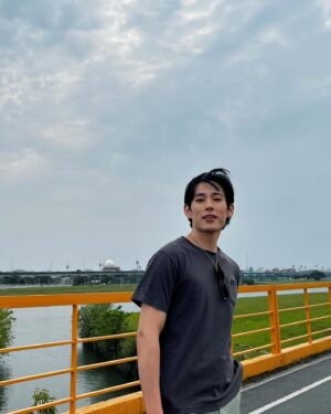 Jake Hsu Instagram - 劇組夥伴講起，才發現對耶春分來了。確實地享受了這個節氣，踏了很多地方，近日分享。好享受抓住涼快季節的尾巴，還吃了太陽蛋，希望帶來好運！ @7th_island