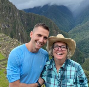 Jake Resnicow Instagram - Happy birthday to the woman who made it possible for all my dreams to come true. Love you Mama @jdresnicow Proud to be y'orchid 🌺😍