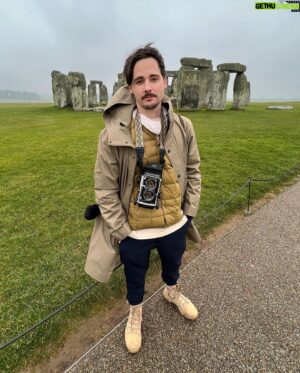 Jake Thomas Instagram - UK & Paris photo dump. Finally broke in these boots 😅