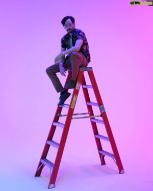 Jake Thomas Instagram - Just out here climbing the ladder to success
