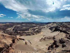 Jakub Štáfek Instagram - Devil’s Throat 🦂 Magické místo! Atacama Desert #devil #throat #magic #place #atacama #desert #chile #trip #vacation #adventure #full #of #sand