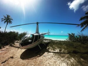 Jakub Štáfek Instagram - Isla Saona 🏝️ vlastníma nohama jsem složil palmu a z jejich kokosů postavil vrtulník. MacGyver by mohl závidět 😉 #saona #island #vibes #helicopter #dominican #republic #palmtrees #caribiansea #vacation