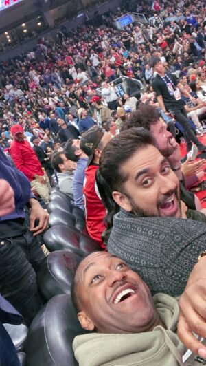 Jaleel White Instagram - What I witnessed tonight at the Raptors-Bulls play-in was legendary heckling by Demar Derozan’s daughter, Diar.  Raps up by 19 🦖 but end up shooting 18-36 from the free throw line in a 4 point loss to the Bulls — I BS you not, Diar’s banshee loud SCREAMING was absolutely responsible for at least 10 of those misses 🤦🏽‍♂️😂😂😂 Check the tape.  Scream for yo daddy, baby 👏👏👏 #GirlDad #toughloss #goodsport #NBAPlayoffs
