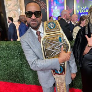 Jaleel White Instagram - Soon as I saw him, my first ever episode and dialogue mentioning him, popped in my head 💭🪄 Thanks for the flick @waynenewtonmrlv 🙌 You are Las Vegas 🎲 #Family #Faith & #Football⚡️🏈 #superbowlliv