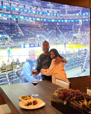 Jaleel White Instagram - Another year around the sun , goin out with a bang #HappyNewYear💥 #GirlDad #Bucketlist ✔️ @chase_center 🏀 Great home win, best basketball arena hands down 🫶 Thanks for the hospitality fellas @chrismullin2017 @fezzyfel @djdsharp
