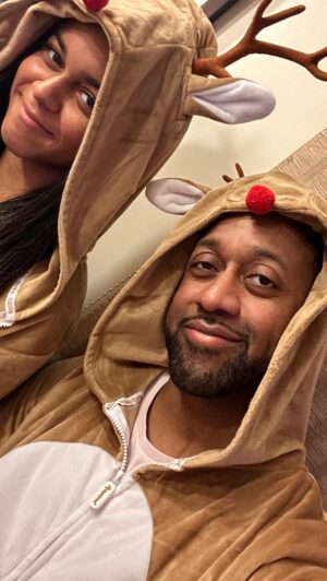 Jaleel White Instagram - Saw my first FULLY self driving car on the road just now 🫨 #2023  As fast as my daughter is growing up, the life we’ve all known is changing even faster  #merrychristmaseve 🎅🏽
