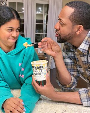 Jaleel White Instagram - So I decide to bring ice cream home as a surprise 🍨 I look down and see Ms. Seventh Grade has gotten herself a colorful array of video vixen acrylic nails 💅🏽 and we TALKED ABOUT THIS and how it was NOT allowed 🤬 I’m immediately HEATED but I stay chill.  Why did you do this behind my back ?  I just wanna know what made you do it?  And how would you handle it if you were me and I was the daughter here?  I’m super chill about it.  No yelling at all.  I see her & my gal glancing at each other… these foolz have taped FAKE Acrylic nails to her fingernails just to see what I would do 👏👏👏👏👏👏👏 #wellplayed #aprilfools #aprilfools1st #YouGotDaddyGood #BoltUp ⚡️ #keepyourcoolfellasalways 😏