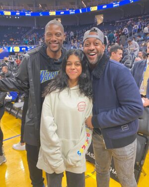 Jaleel White Instagram - Another year around the sun , goin out with a bang #HappyNewYear💥 #GirlDad #Bucketlist ✔️ @chase_center 🏀 Great home win, best basketball arena hands down 🫶 Thanks for the hospitality fellas @chrismullin2017 @fezzyfel @djdsharp