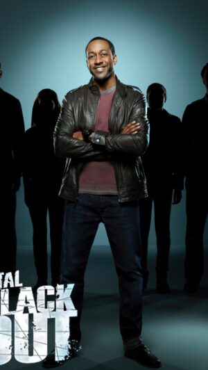 Jaleel White Instagram - It’s wild how the internet will rediscover TV show gems an entire decade later 💎😂 Yes, #TotalBlackout was a REAL show and your boy hosted it 🙋🏽‍♂️ We would put contestants in pitch black darkness for timed challenges and I shit you not, it was the best on camera hosting gig I’ve ever had 😂😂😂 We did 2 great seasons with fantastic ratings 📈 but ultimately went off the air due to business politics.  You can find lots of clips on YouTube.  Drop a comment below if you’d like to see a #TotalBlackout reboot @syfy ⬇️