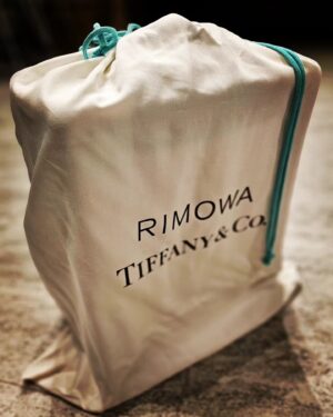 Jam Hsiao Instagram - .
我要繼續去旅行

#rimowaxtiffany
@tiffanyandco