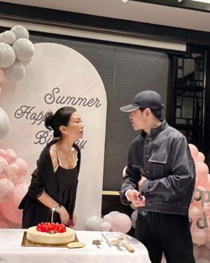 Jam Hsiao Instagram - .
祝我的阿豬瓜生日快樂

下了十幾天大雨的杭州 
在這一刻瞬間轉小雨
讓我們的航拍能順利拍攝❤️
@summer_lin_627
#杭州 
#生日快樂 
#0627