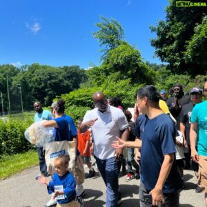 Jamaal Bowman Instagram - When I say “peace and love”, this is what I mean!

From Edenwald to Greenburgh, our people powered movement turned out for our communities! Together we’ve knocked over 95,000 doors and made over 411,000 calls and we’re not stopping until we kick MAGA money out of NY16! 

Join us this week at the link in my bio 🔗