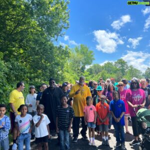 Jamaal Bowman Instagram - When I say “peace and love”, this is what I mean!

From Edenwald to Greenburgh, our people powered movement turned out for our communities! Together we’ve knocked over 95,000 doors and made over 411,000 calls and we’re not stopping until we kick MAGA money out of NY16! 

Join us this week at the link in my bio 🔗