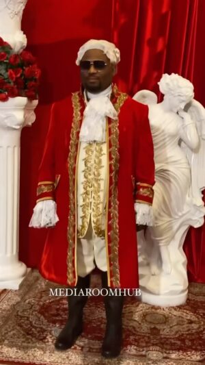 Jamal Bryant Instagram - I told my groomsmen they all had to wear this to the wedding…..they’ve all dropped out 😂😂…real friends are hard to find lol #blackbrigerton