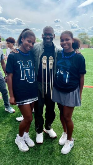 Jamal Bryant Instagram - Help me wish @angeljbryant and @adorecbryant a happy birthday…. I can’t believe they have turned 18 and are headed to college. The world will be better because they were born!