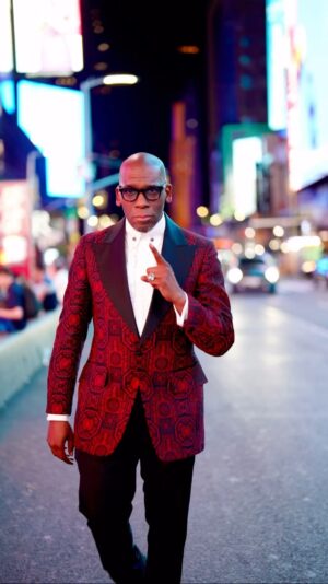 Jamal Bryant Instagram - Headed back from #nyc so meet me for group therapy 730pmESt @newbirthmbc live online …. Wednesday 7am we will meet for prayer on all streaming platforms. Brace yourself for a season of miracles !