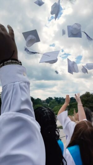 Jamal Bryant Instagram - Yesterday was one for books! With @angeljbryant and @adorecbryant finishing high school. This is the FOURTH generation to go through #hbcu …generational blessings are stronger than generational curses. These girls will defy all odds and break all barriers! I’m proud to be their cheerleader and coach