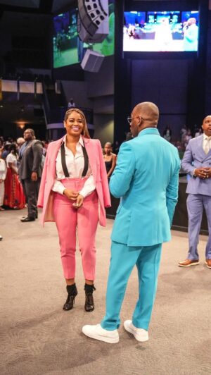 Jamal Bryant Instagram - Sunday @newbirthmbc was top tier but Tuesdays nights are a vibe all its own. Meet us 730pmEST LIVE or ONLINE as we continue our series on summer of miracles. If you need supernatural intervention make sure you are connected!
