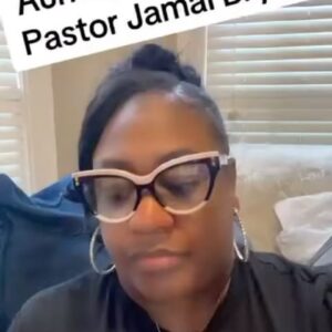 Jamal Bryant Instagram - Y’all just won’t let me live !! I don’t bother nobody I just stay in my corner. @epkchic woke up and chose violence 😂😂