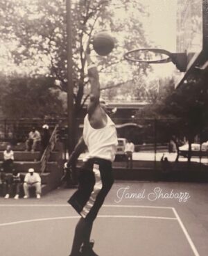 Jamel Shabazz Instagram - AND1 Players showing & proving.
Ruckers Park, Harlem. 2003.
#and1 
#and1basketball 
#and1mixtape 
#basketball 
#ruckerspark 
#streetbasketball 
#sport 
#photography 
#photosoftheday 
#streetphotography 
#jamelshabazz 
#jamelshabazzarchive