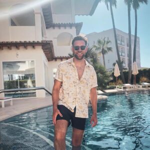 James Cooper Instagram - Holiday done. Time for a dump.