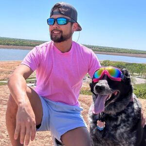 James Huling Instagram - Chubbies is giving me all the summer vibes. Click the link in my bio to save 20% off your order. You’re welcome ☺️ ☀️ 🩳 🏝️ 
#chubbiesshorts #chubbies #texas